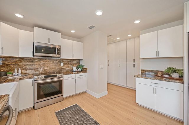 2495 Meadow Creek Rd, Lincoln, CA 95648