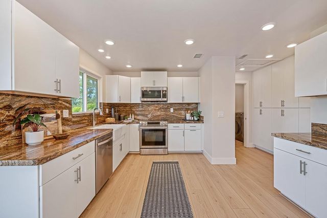 2495 Meadow Creek Rd, Lincoln, CA 95648