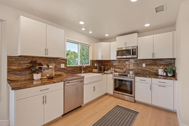2495 Meadow Creek Rd, Lincoln, CA 95648