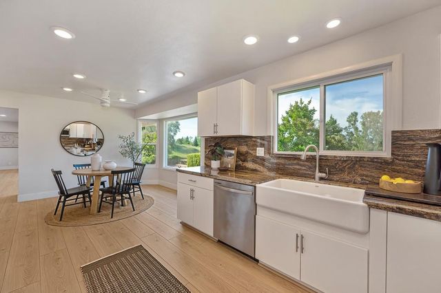 2495 Meadow Creek Rd, Lincoln, CA 95648