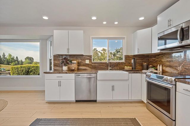 2495 Meadow Creek Rd, Lincoln, CA 95648