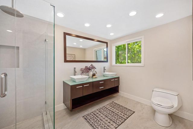 2495 Meadow Creek Rd, Lincoln, CA 95648