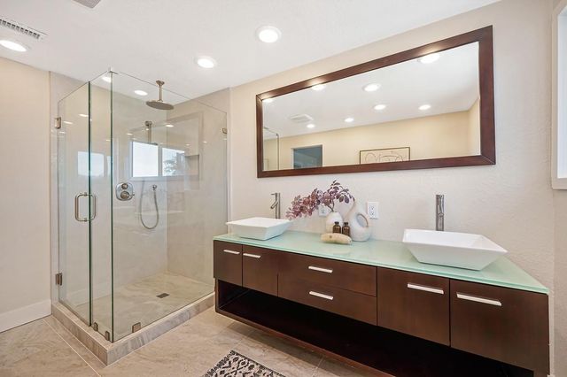 2495 Meadow Creek Rd, Lincoln, CA 95648