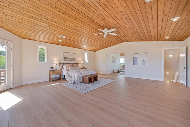 2495 Meadow Creek Rd, Lincoln, CA 95648
