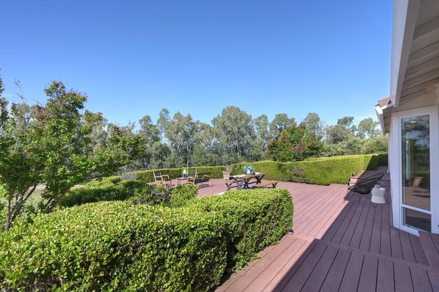 2495 Meadow Creek Rd, Lincoln, CA 95648
