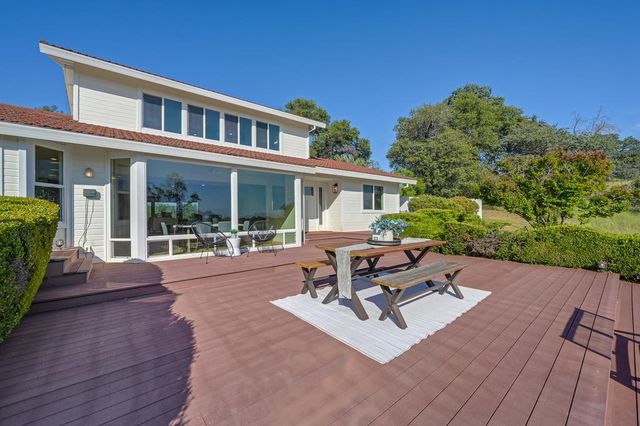 2495 Meadow Creek Rd, Lincoln, CA 95648