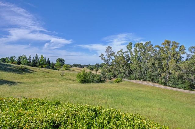 2495 Meadow Creek Rd, Lincoln, CA 95648
