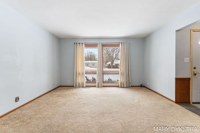 409 W Lakewood Boulevard, Holland, MI 49424