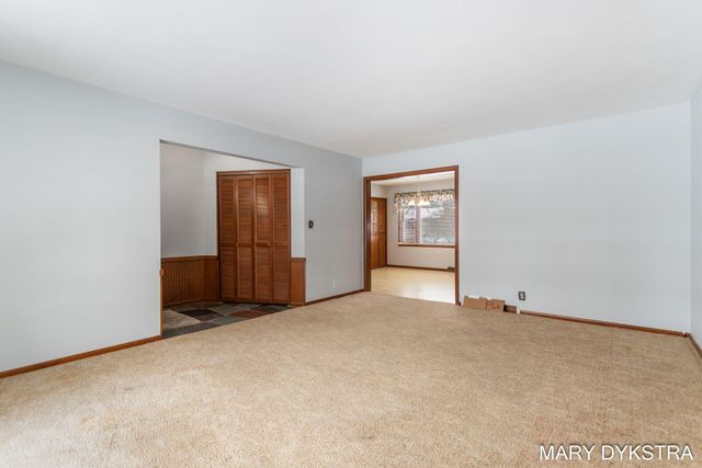 409 W Lakewood Boulevard, Holland, MI 49424