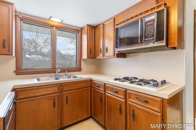 409 W Lakewood Boulevard, Holland, MI 49424