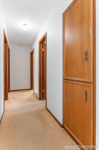 409 W Lakewood Boulevard, Holland, MI 49424