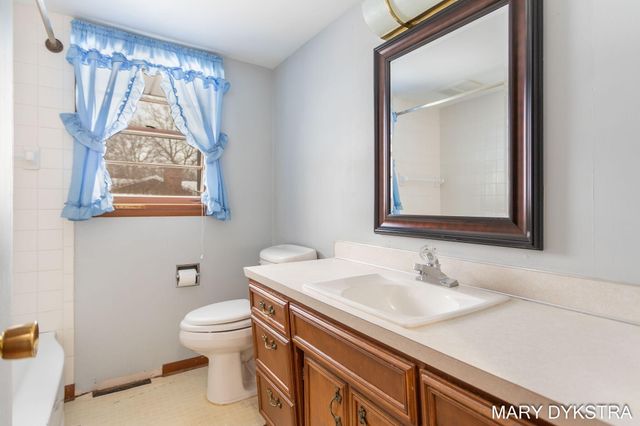 409 W Lakewood Boulevard, Holland, MI 49424