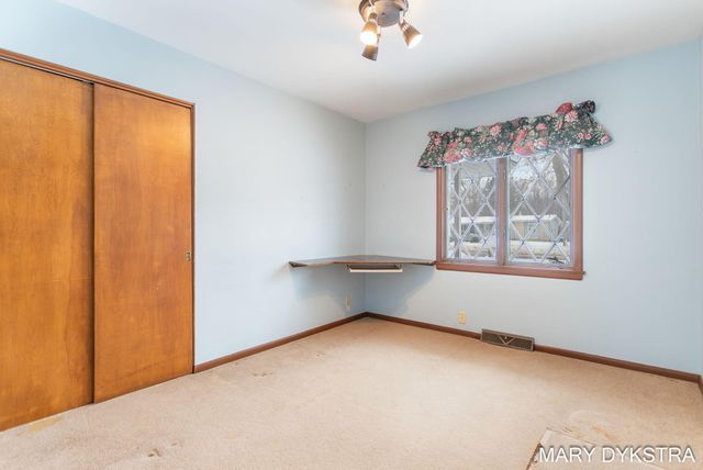 409 W Lakewood Boulevard, Holland, MI 49424