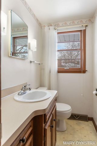 409 W Lakewood Boulevard, Holland, MI 49424