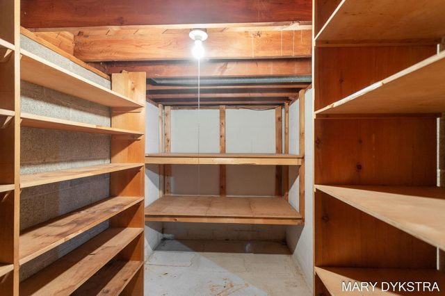 409 W Lakewood Boulevard, Holland, MI 49424