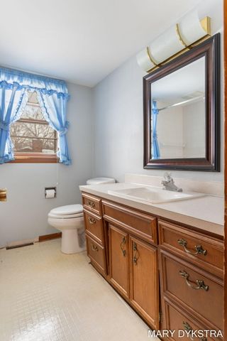 409 W Lakewood Boulevard, Holland, MI 49424