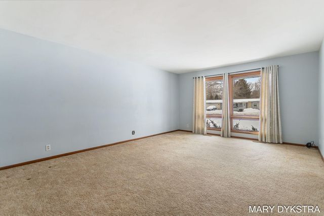 409 W Lakewood Boulevard, Holland, MI 49424