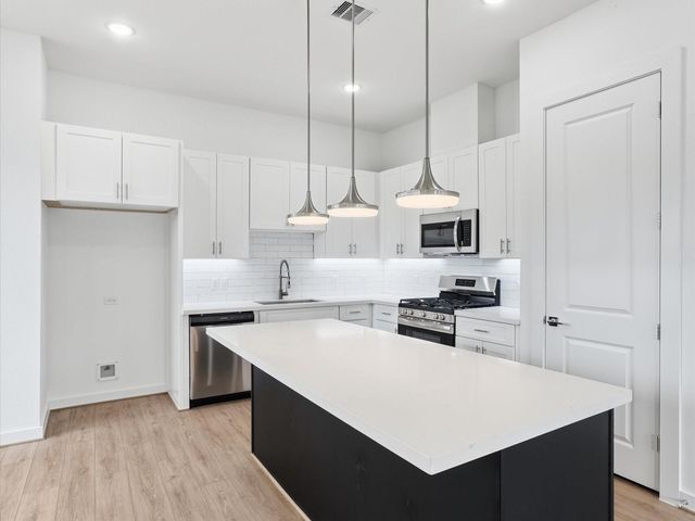 7453 Lasalette Street, Houston, TX 77021