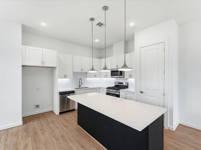 7453 Lasalette Street, Houston, TX 77021