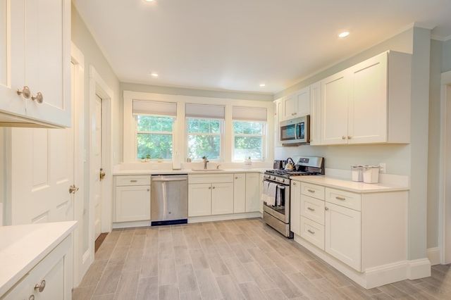 222 Lowell Ave 2, Newton, MA 02460