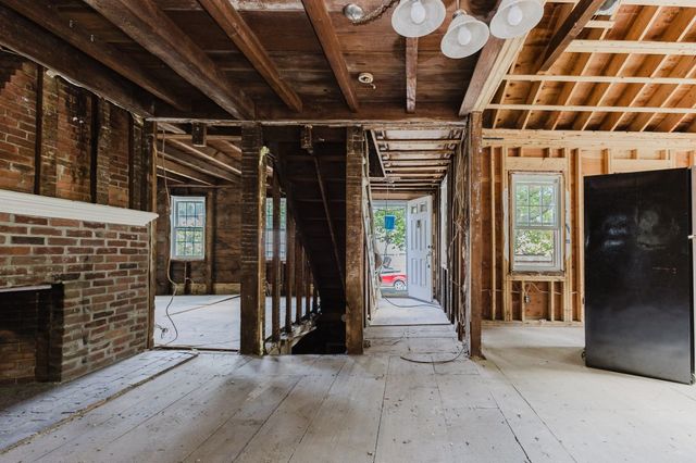 166 Hull St, Hingham, MA 02043