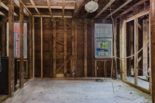 166 Hull St, Hingham, MA 02043