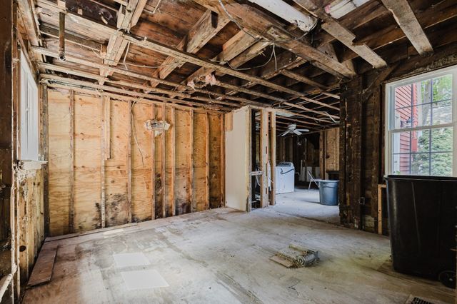 166 Hull St, Hingham, MA 02043