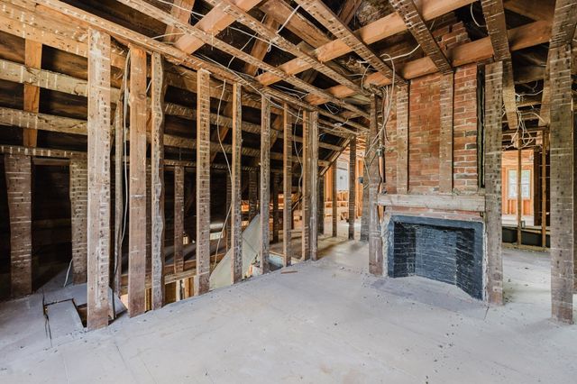 166 Hull St, Hingham, MA 02043