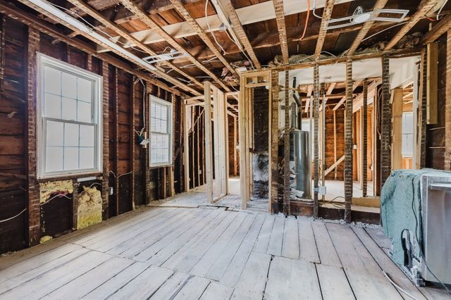 166 Hull St, Hingham, MA 02043