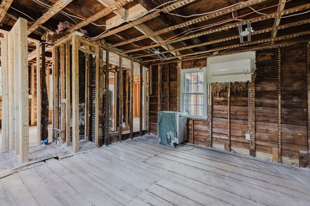 166 Hull St, Hingham, MA 02043