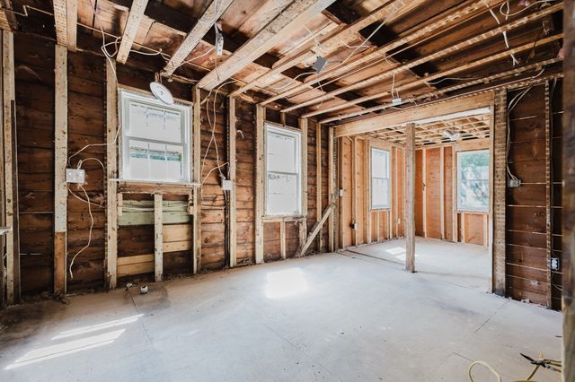 166 Hull St, Hingham, MA 02043