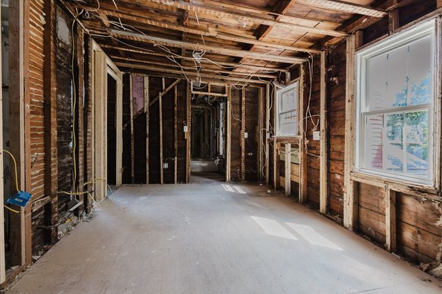 166 Hull St, Hingham, MA 02043