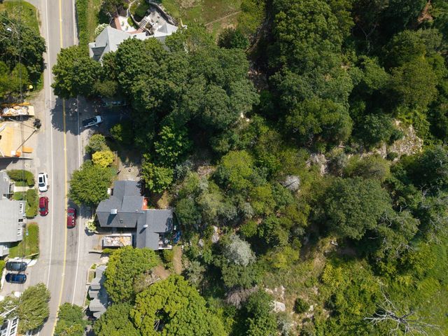 166 Hull St, Hingham, MA 02043