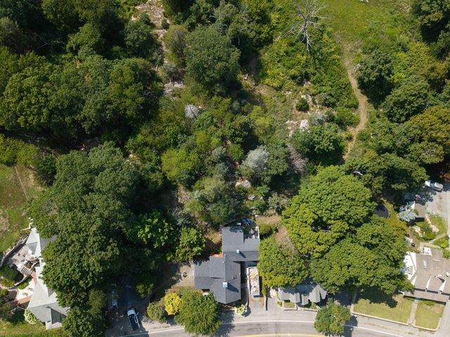 166 Hull St, Hingham, MA 02043