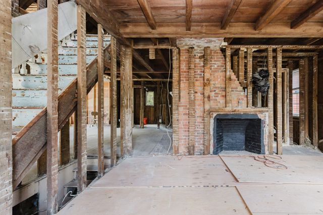166 Hull St, Hingham, MA 02043