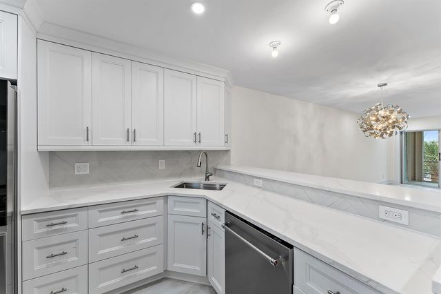 29 Yacht Club Drive 407, North Palm Beach, FL 33408