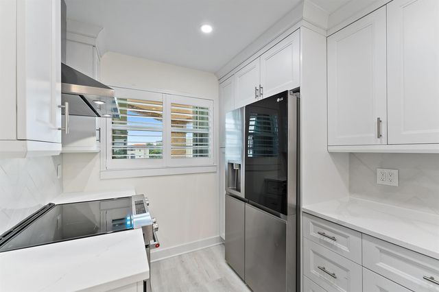 29 Yacht Club Drive 407, North Palm Beach, FL 33408