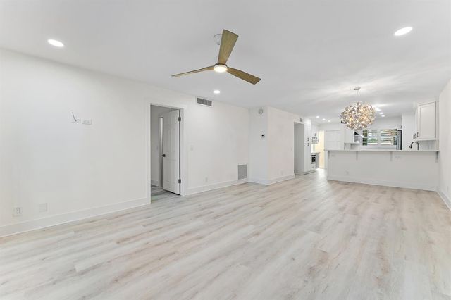 29 Yacht Club Drive 407, North Palm Beach, FL 33408