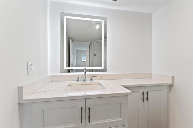 29 Yacht Club Drive 407, North Palm Beach, FL 33408