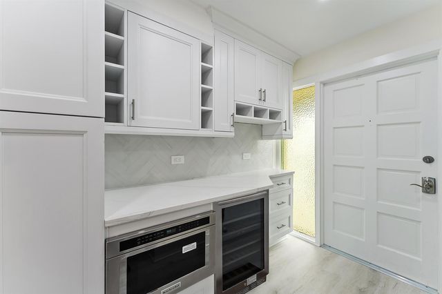 29 Yacht Club Drive 407, North Palm Beach, FL 33408
