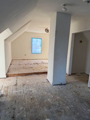 1632 S Saint Francis St, Wichita, KS 67211