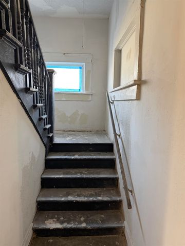 1632 S Saint Francis St, Wichita, KS 67211