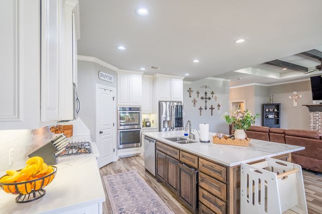 1208 Desert Rose Dr, Midland, TX 79705