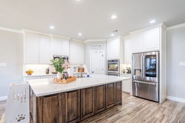 1208 Desert Rose Dr, Midland, TX 79705