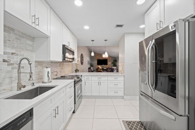 4258 S Landar Drive, Lake Worth, FL 33463