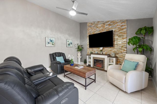 4258 S Landar Drive, Lake Worth, FL 33463