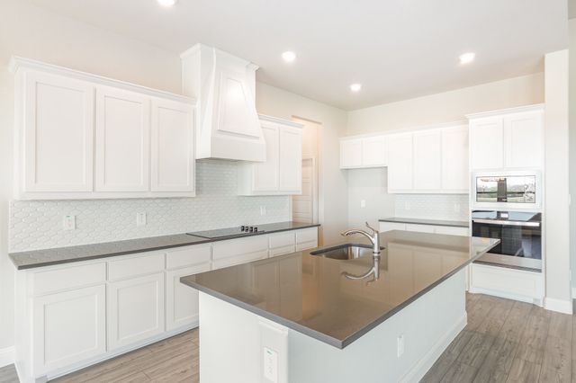 630 Crystal Lake Lane, Red Oak, TX 75154
