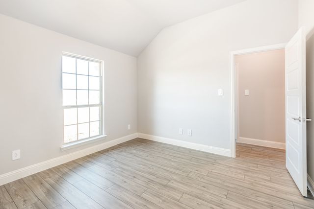 630 Crystal Lake Lane, Red Oak, TX 75154