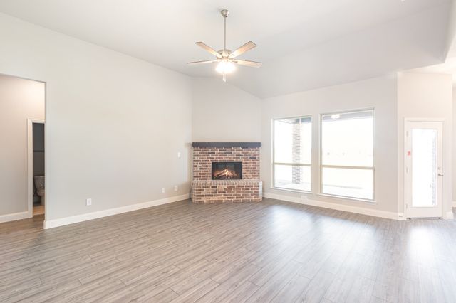630 Crystal Lake Lane, Red Oak, TX 75154