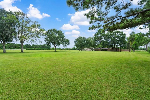 2126 County Road 661, Dayton, TX 77535